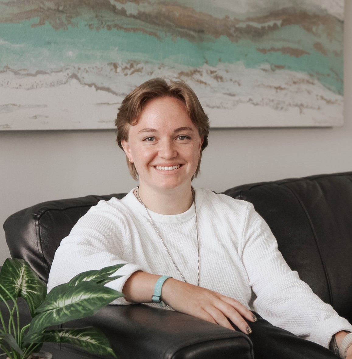 hannah perkins headshot